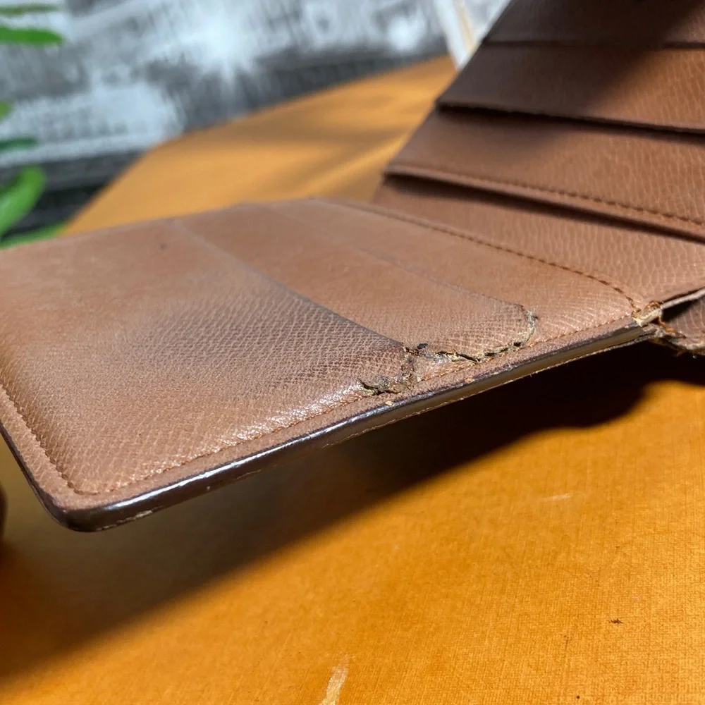 Authentic Louis Vuitton Vintage Monogram Elise Wallet